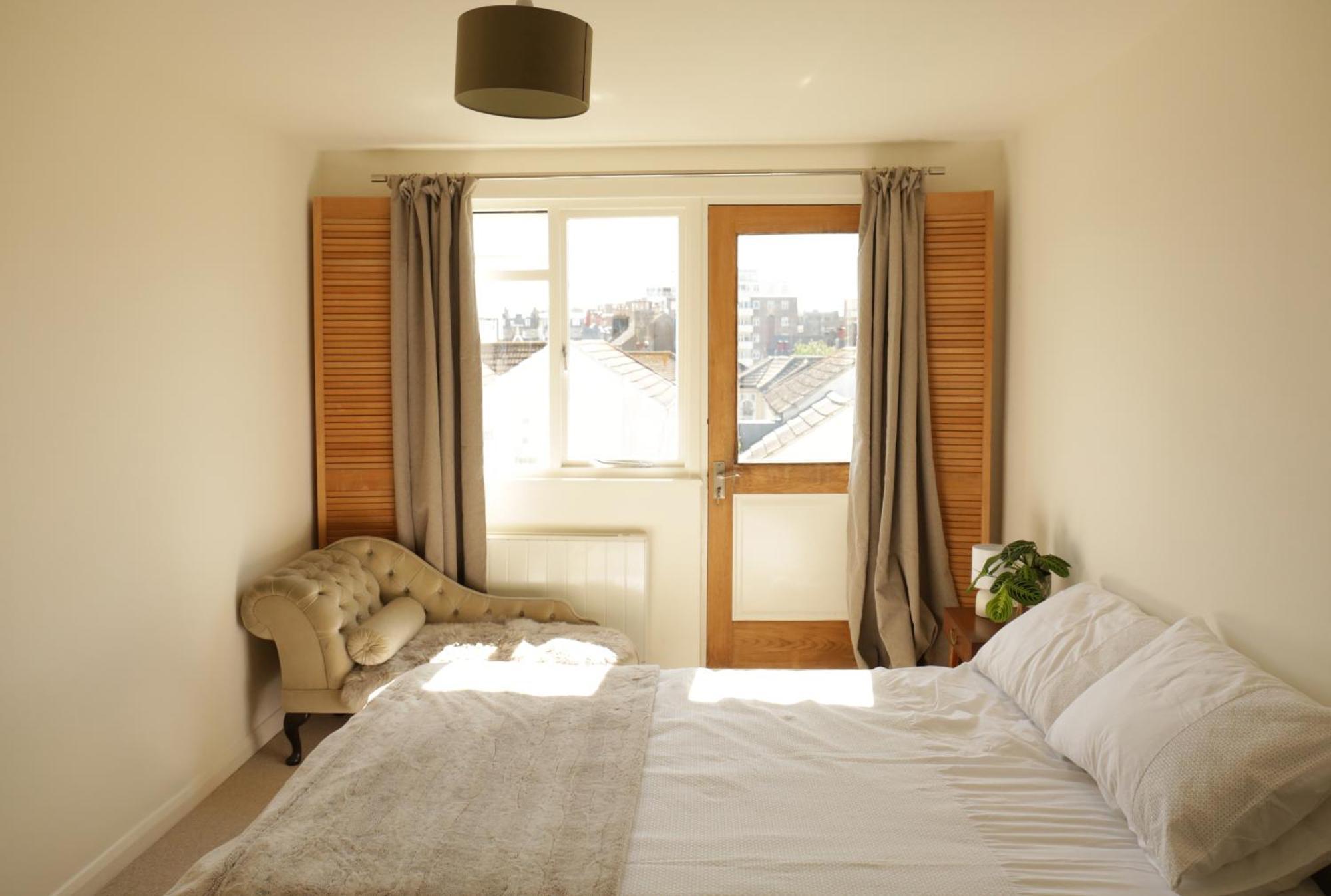 Sunny Seaside Sanctuary - Two Bedroom Apartment Brighton Eksteriør billede