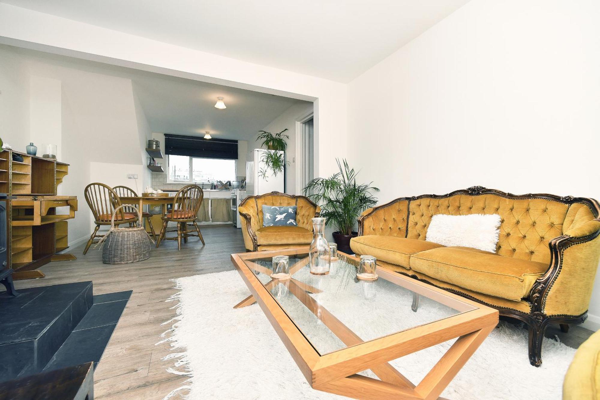 Sunny Seaside Sanctuary - Two Bedroom Apartment Brighton Eksteriør billede